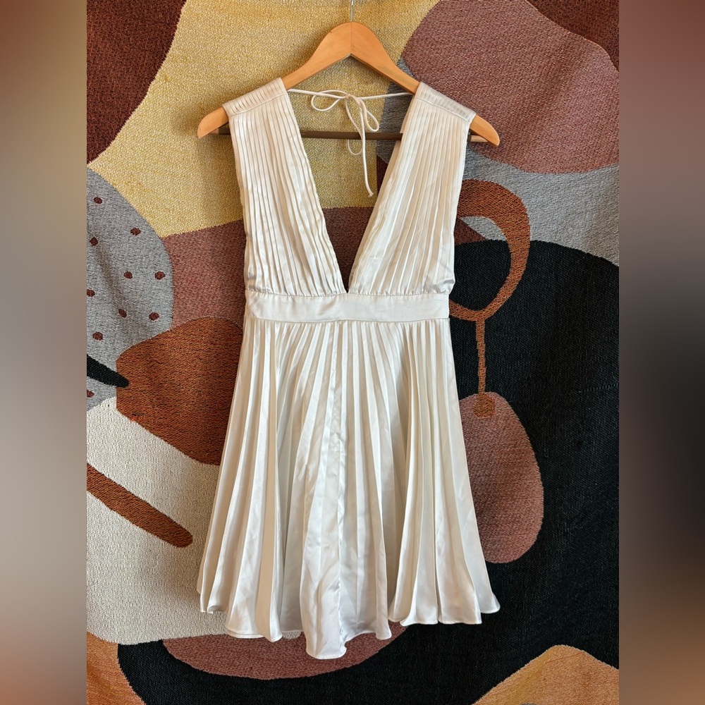 Abercrombie & Fitch Cream Pleated Dress
